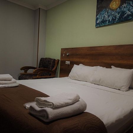 Hotel Georgian Кутаиси Экстерьер фото