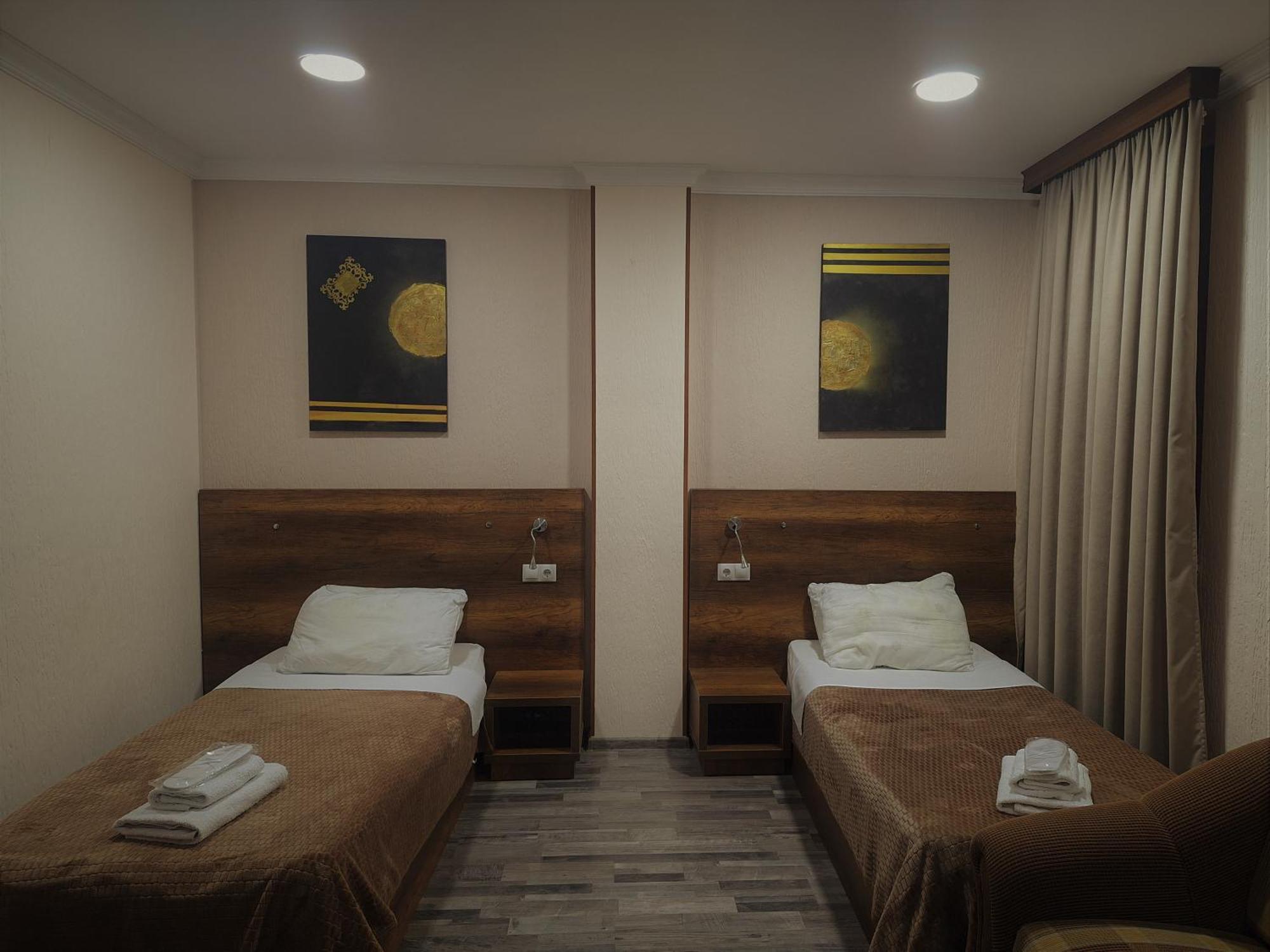 Hotel Georgian Кутаиси Экстерьер фото