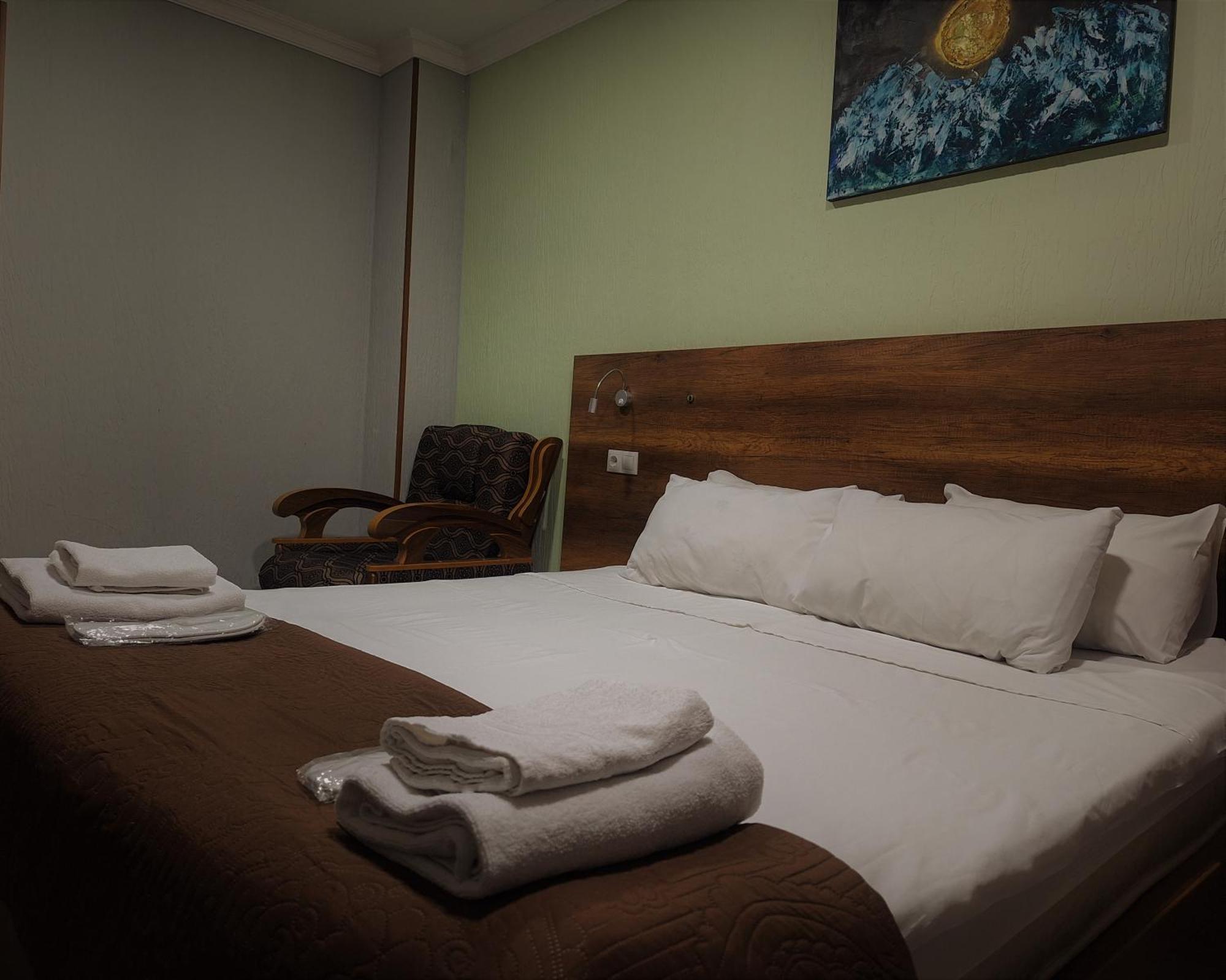 Hotel Georgian Кутаиси Экстерьер фото
