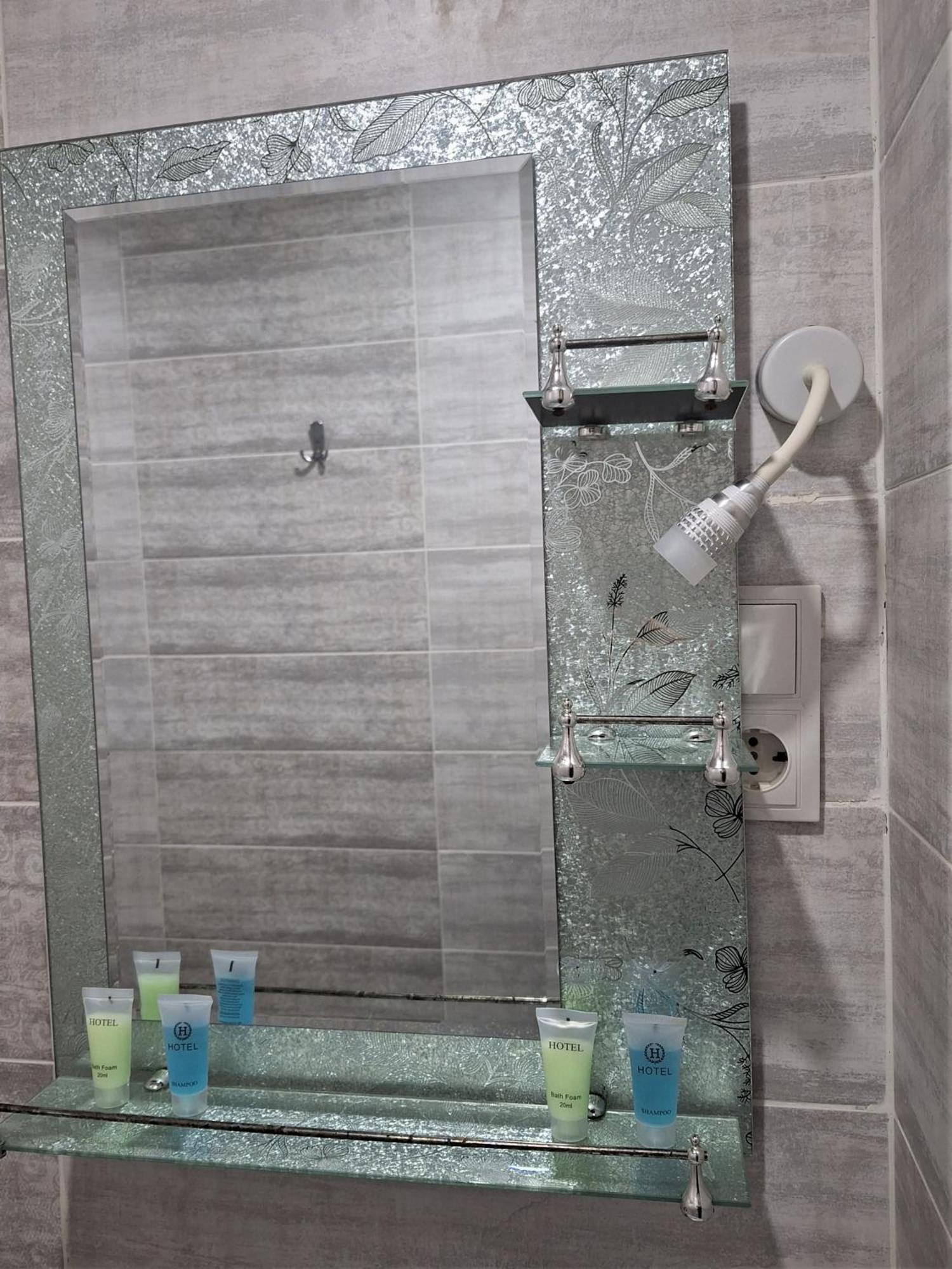 Hotel Georgian Кутаиси Экстерьер фото