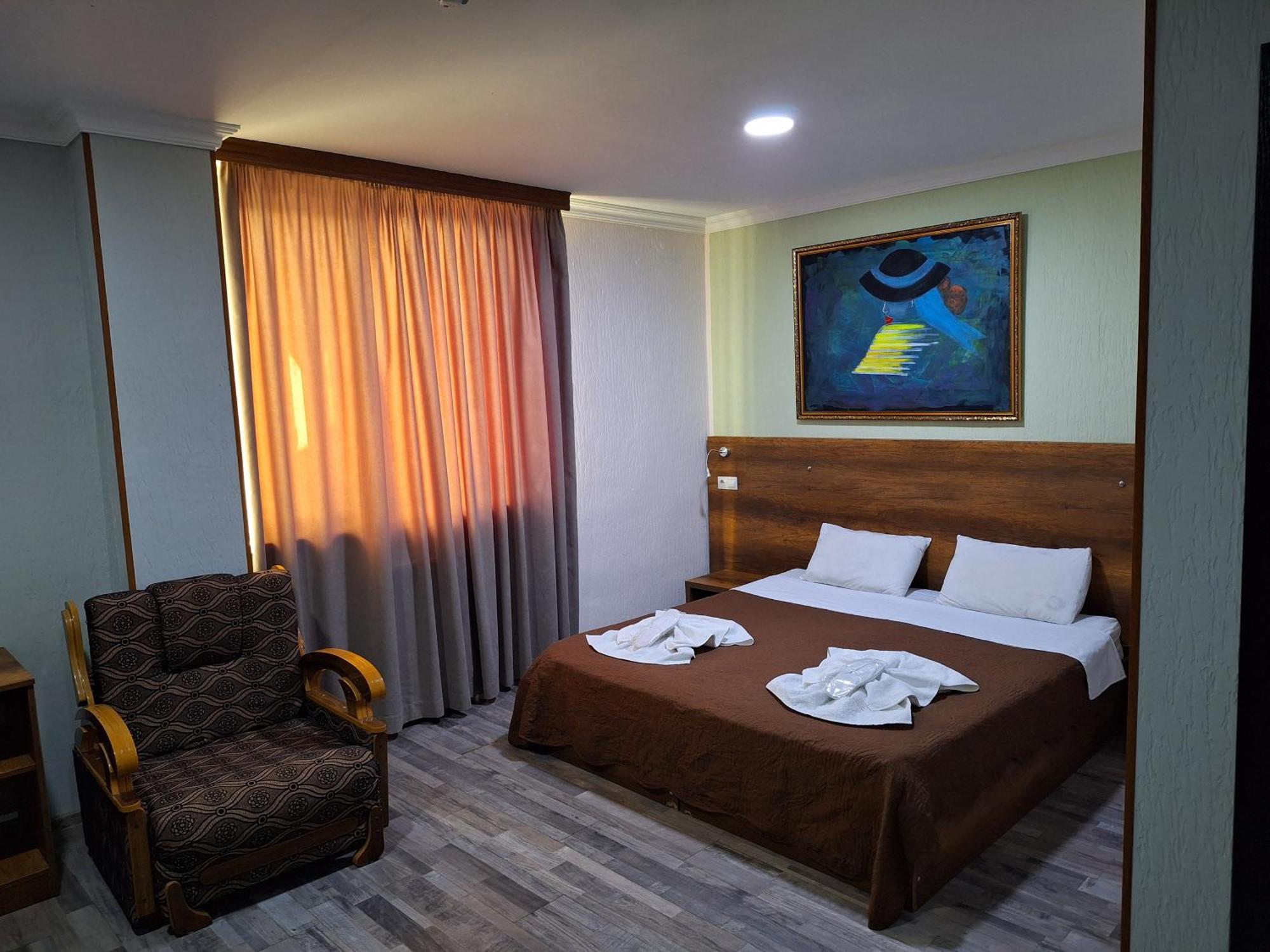 Hotel Georgian Кутаиси Экстерьер фото