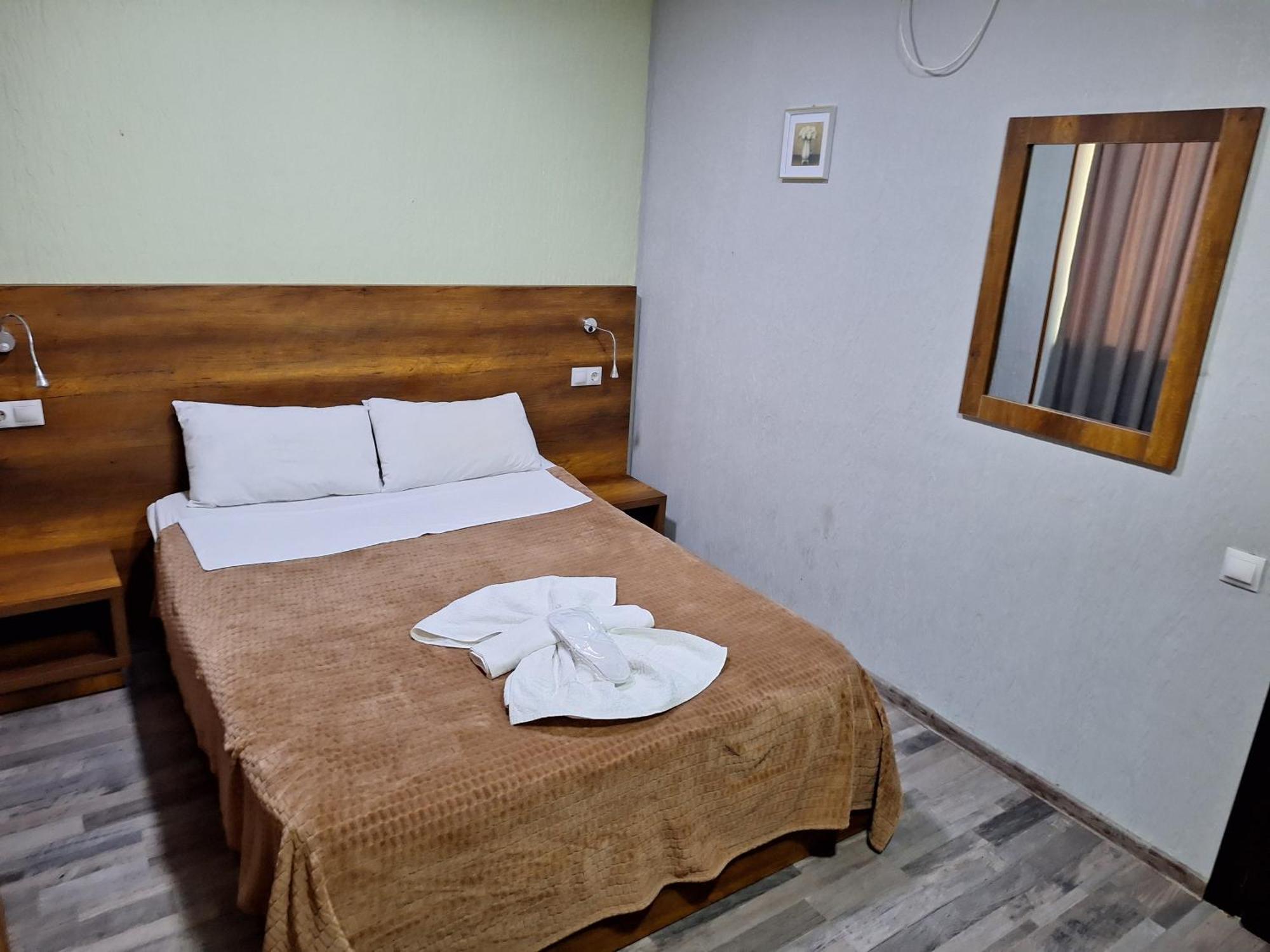 Hotel Georgian Кутаиси Экстерьер фото
