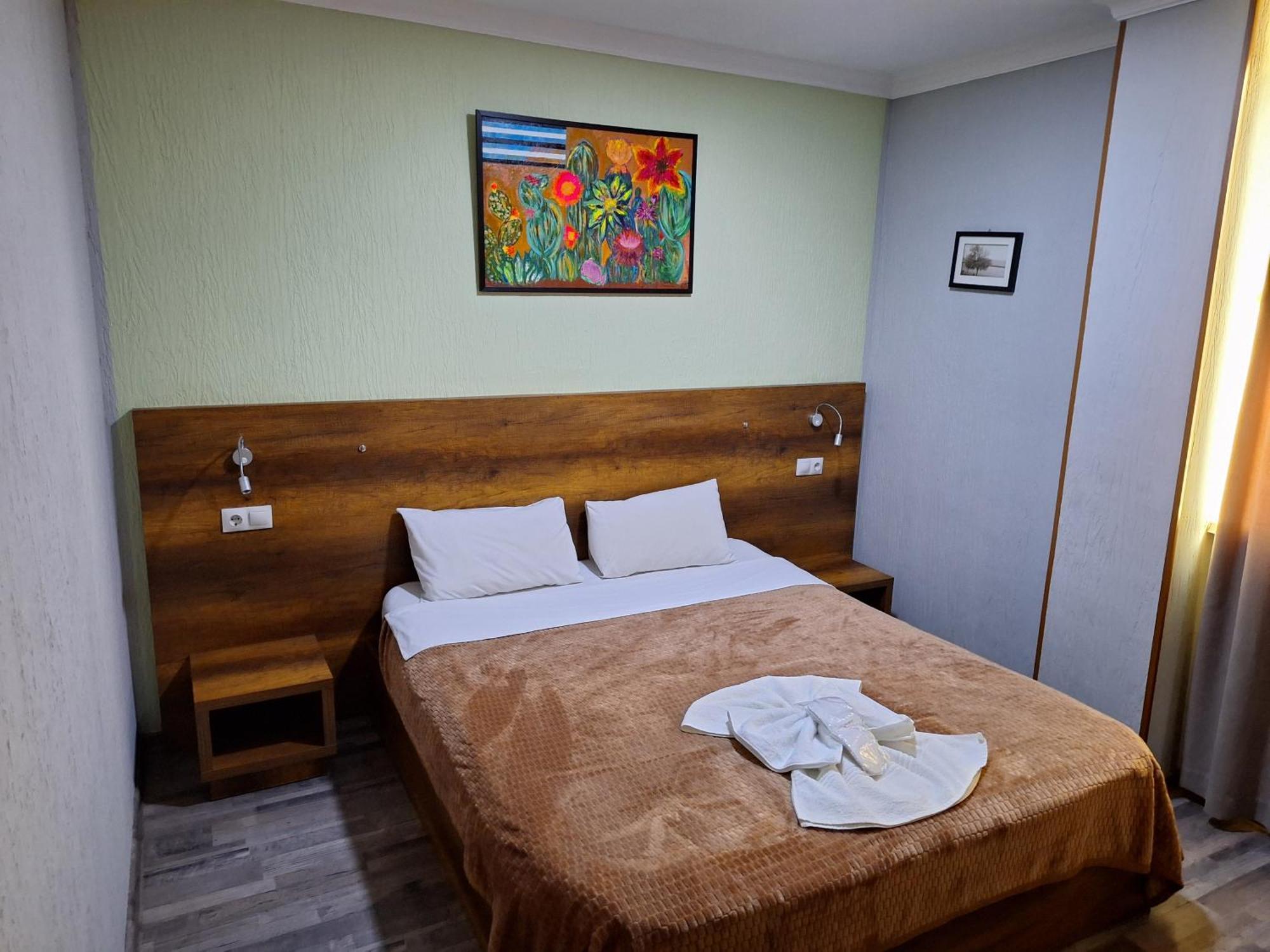Hotel Georgian Кутаиси Экстерьер фото