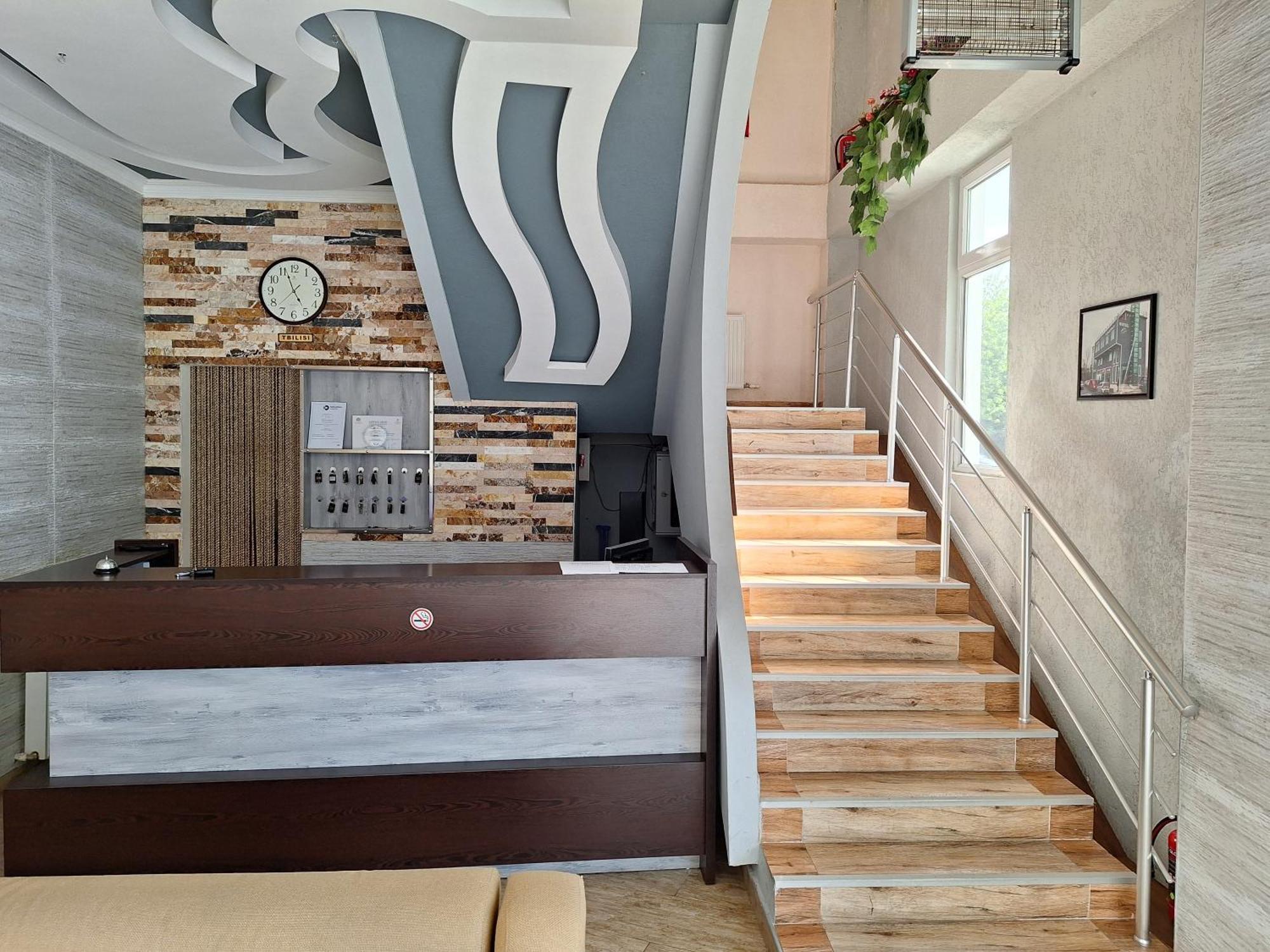 Hotel Georgian Кутаиси Экстерьер фото