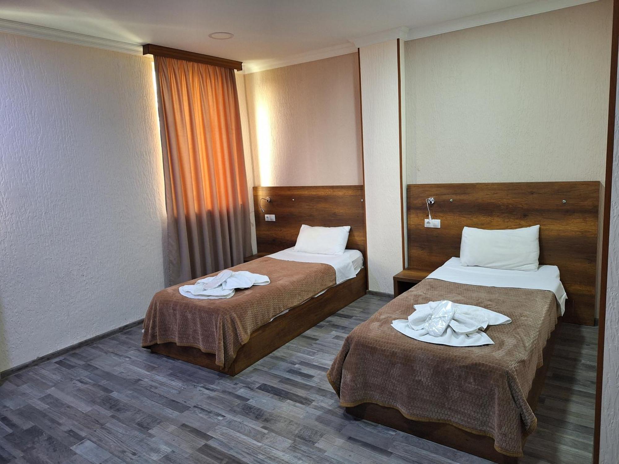 Hotel Georgian Кутаиси Экстерьер фото