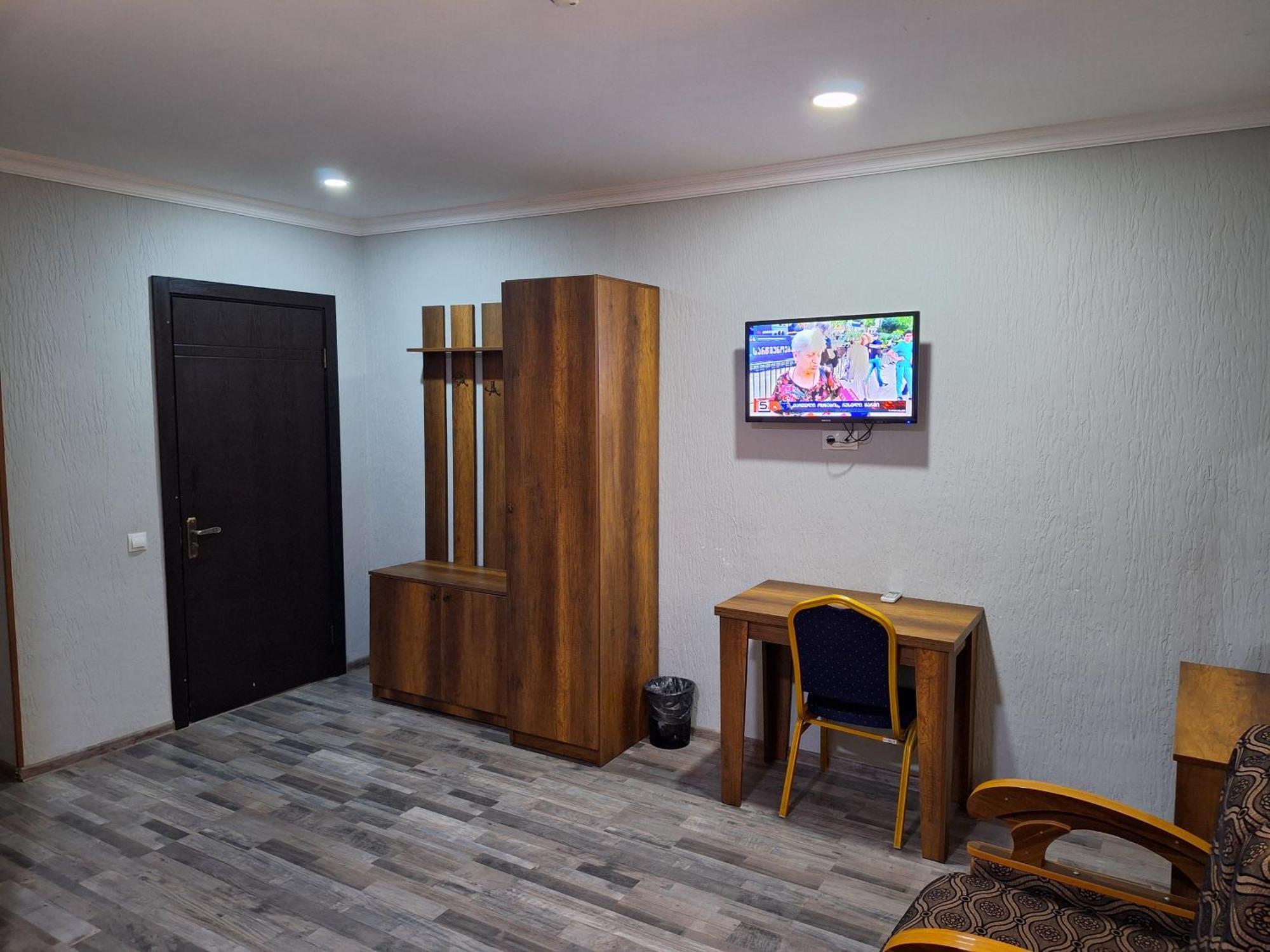 Hotel Georgian Кутаиси Экстерьер фото